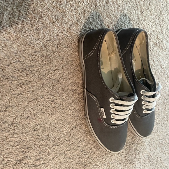 Vans - Picture 3 of 3